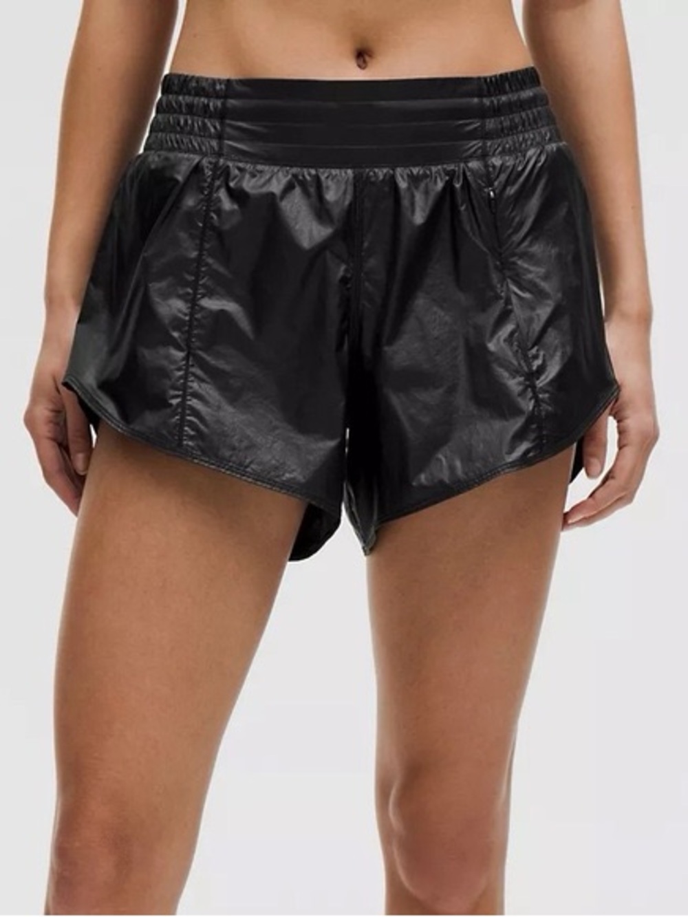NWT Lululemon Hotty Hot Matte Sheen Shorts Sz 4